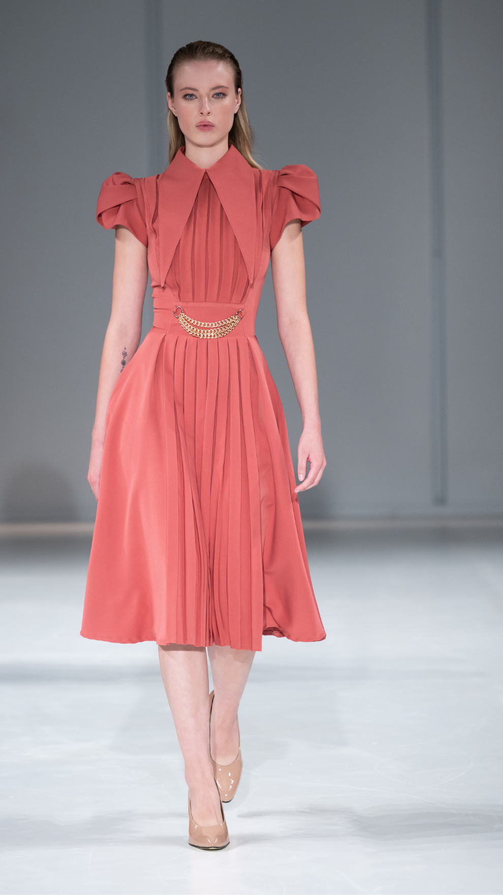 Dua Pleat Chain Dress-Cap Sleeve (Dusty Coral)