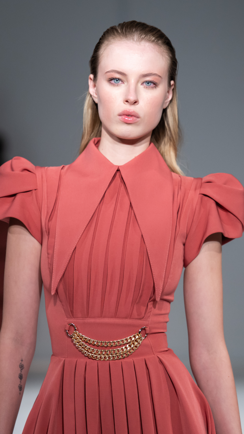 Dua Pleat Chain Dress-Cap Sleeve (Dusty Coral)